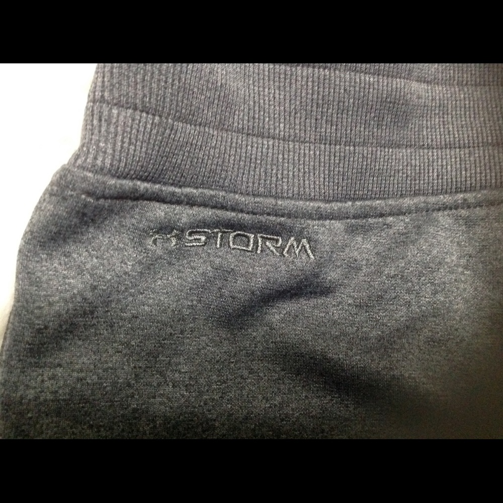 Under Armour - Picture 2 of 3